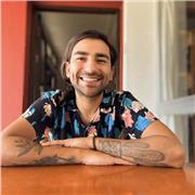 Profesional con mucha paciencia y abordaje, dinámico y seguro. Clases a personas de cualquier edad que necesiten mejorar su inglés